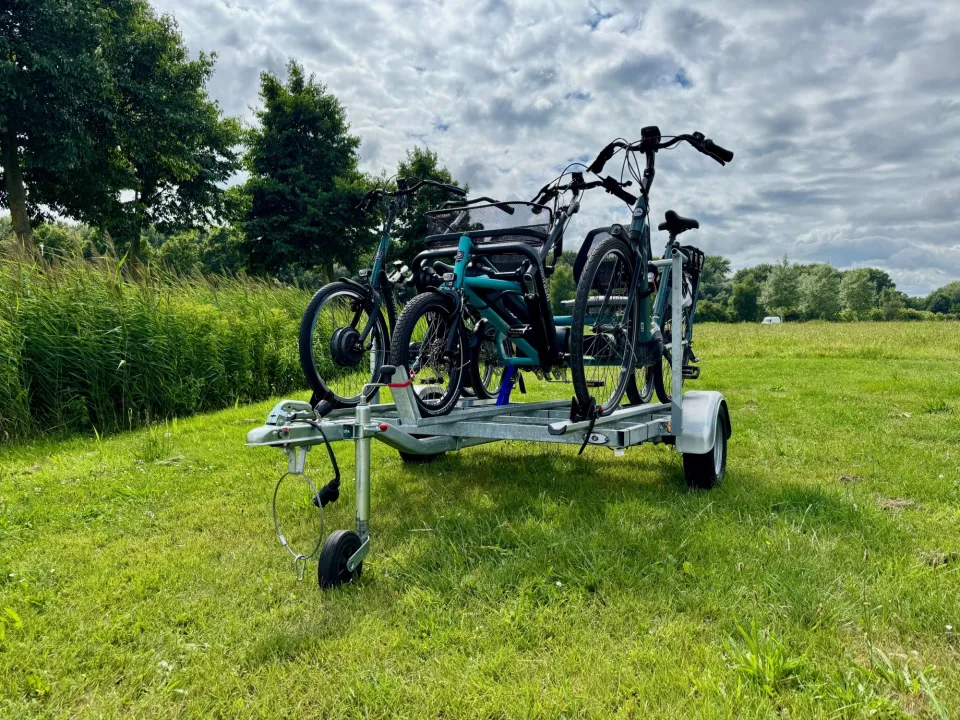 aanhanger duofiets met twee fietsen